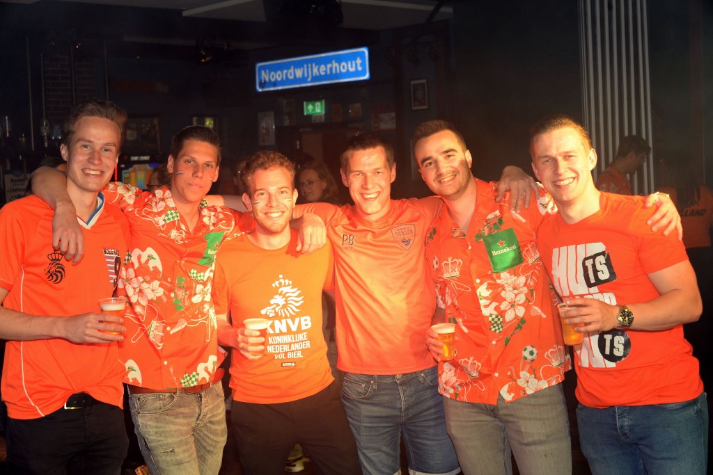 ../Images/Koningsnacht 2022 in VdG 007.jpg